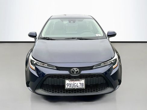 Used 2022 Toyota Corolla LE FWD image 2