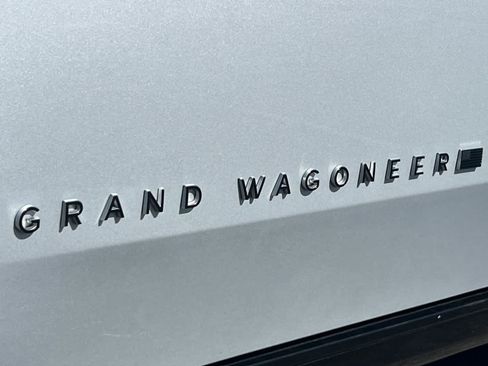 Used 2024 Jeep Grand Wagoneer L Series II w/ Quick Order Packagew 28T AWD/4WD image 29
