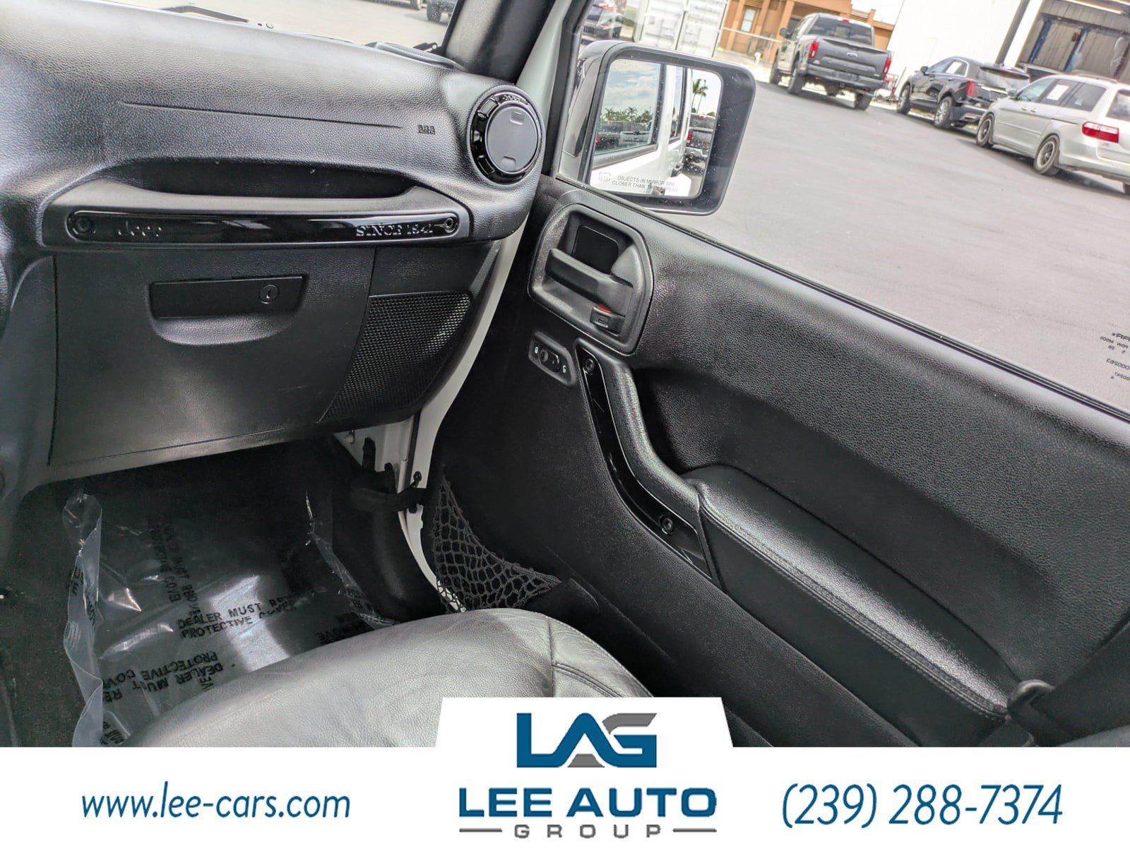 Used 2015 Jeep Wrangler Unlimited Sahara AWD/4WD image 14