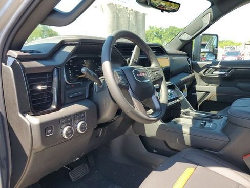 New 2026 GMC Sierra 3500 AT4 w/ AT4 Premium Plus Package AWD/4WD image 21