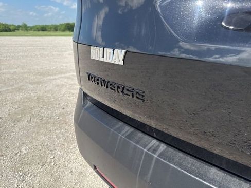 Used 2023 Chevrolet Traverse RS image 11