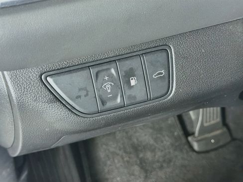 Used 2026 Genesis G70 2.5T RWD image 17