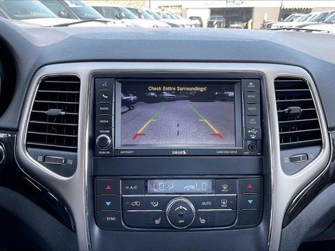 Used 2013 Jeep Grand Cherokee Altitude AWD/4WD image 27