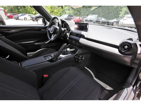 New 2026 MAZDA MX-5 Miata Club w/ Interior Package RWD image 8