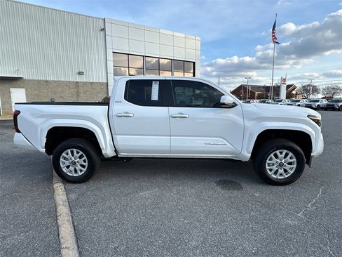New 2025 Toyota Tacoma SR5 image 2