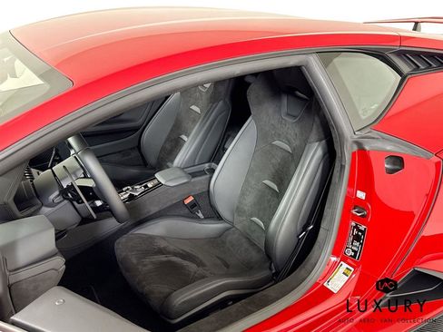 Used 2023 Lamborghini Huracan Tecnica image 9