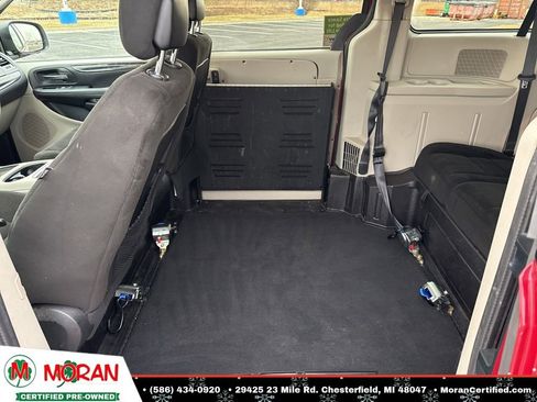 Used 2015 Dodge Grand Caravan SXT image 29