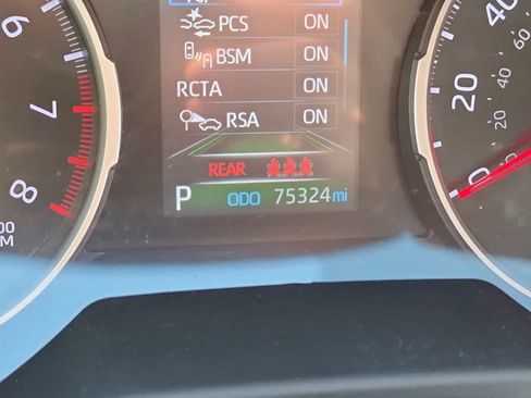 Used 2021 Toyota RAV4 XLE AWD/4WD image 19