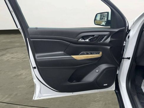 Used 2019 GMC Acadia Denali AWD/4WD image 11