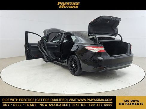 Used 2020 Toyota Camry LE image 11