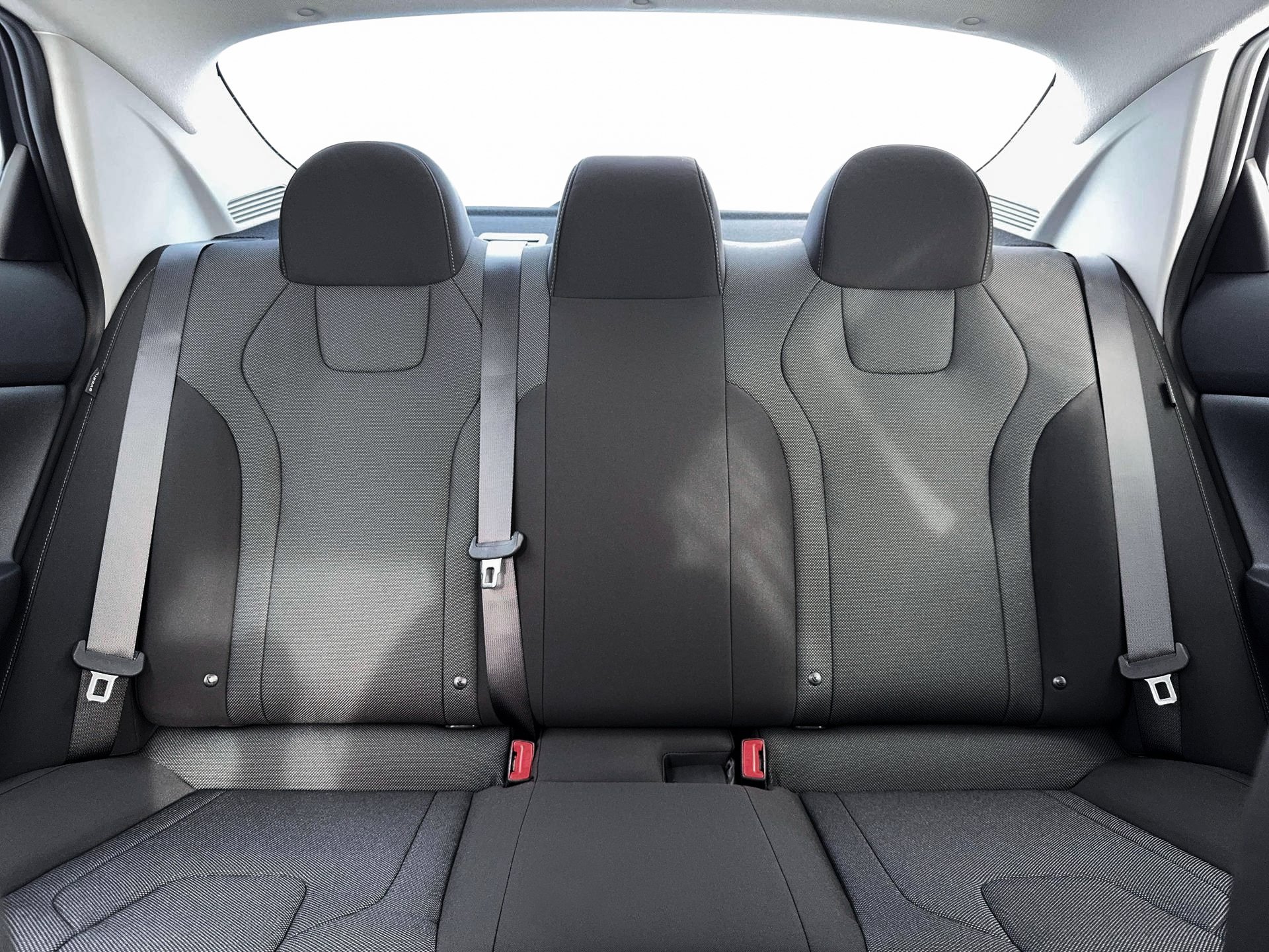 Certified 2026 Hyundai Elantra SE FWD image 16