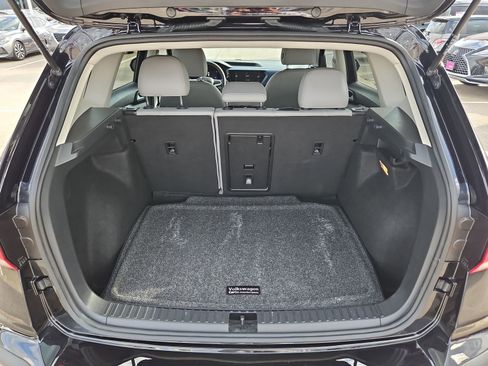 Used 2022 Volkswagen Taos SE image 11