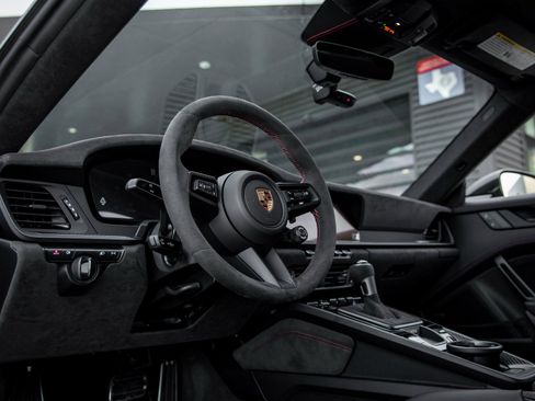 Certified 2025 Porsche 911 GT3 image 4