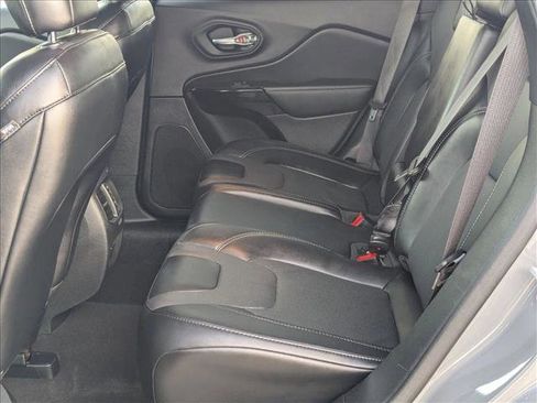 Used 2023 Jeep Cherokee Altitude Lux image 20