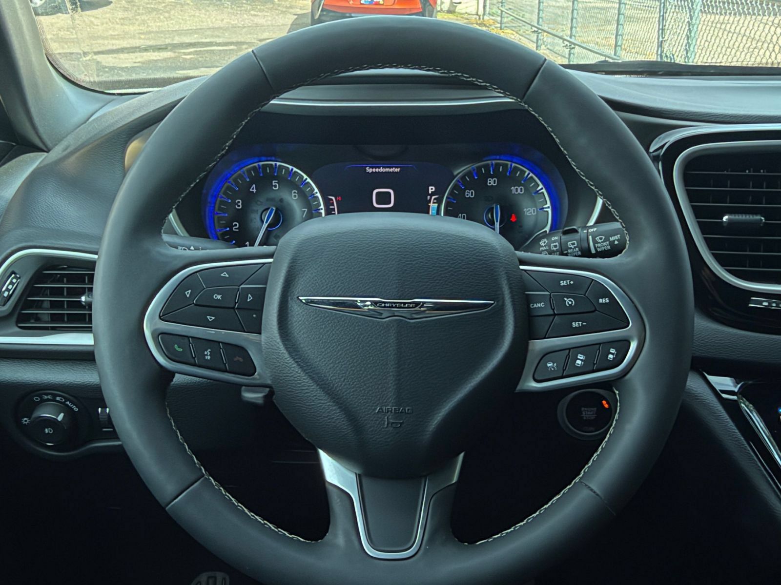 Used 2025 Chrysler Pacifica Select FWD image 29