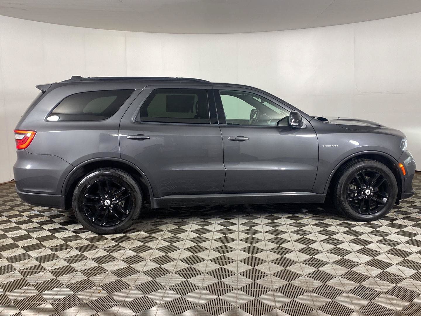 Used 2025 Dodge Durango R/T AWD/4WD image 5