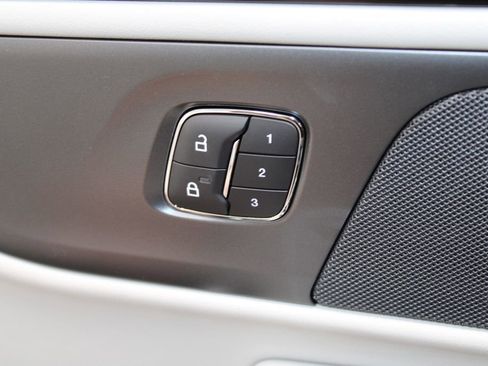 New 2026 Lincoln Nautilus Premier image 40