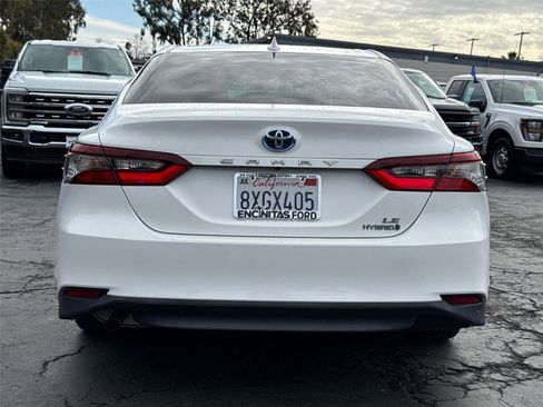 Used 2021 Toyota Camry LE image 11