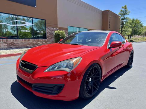 Used 2010 Hyundai Genesis 2.0T RWD image 4