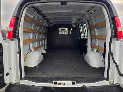 Used 2024 GMC Savana 2500 w/ Driver Convenience Package image 11