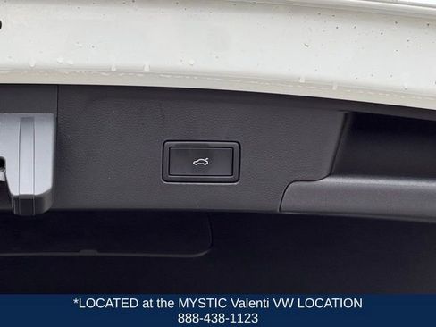 Certified 2025 Volkswagen Atlas Cross Sport SE w/ Black Wheel Package image 22