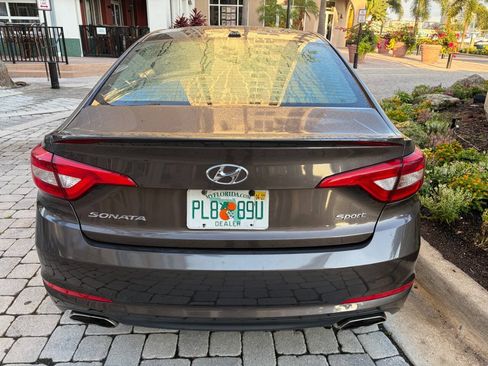 Used 2017 Hyundai Sonata Sport w/ Value Edition Package 02 FWD image 4