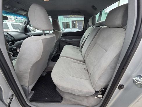 Used 2011 Toyota Tacoma V6 4x4 4dr Double Cab 5.0 ft S image 18