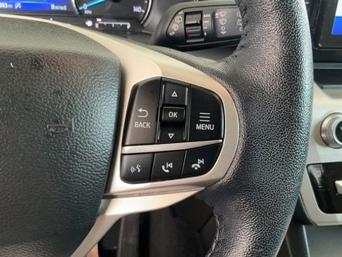 Used 2022 Ford Explorer XLT AWD/4WD image 12