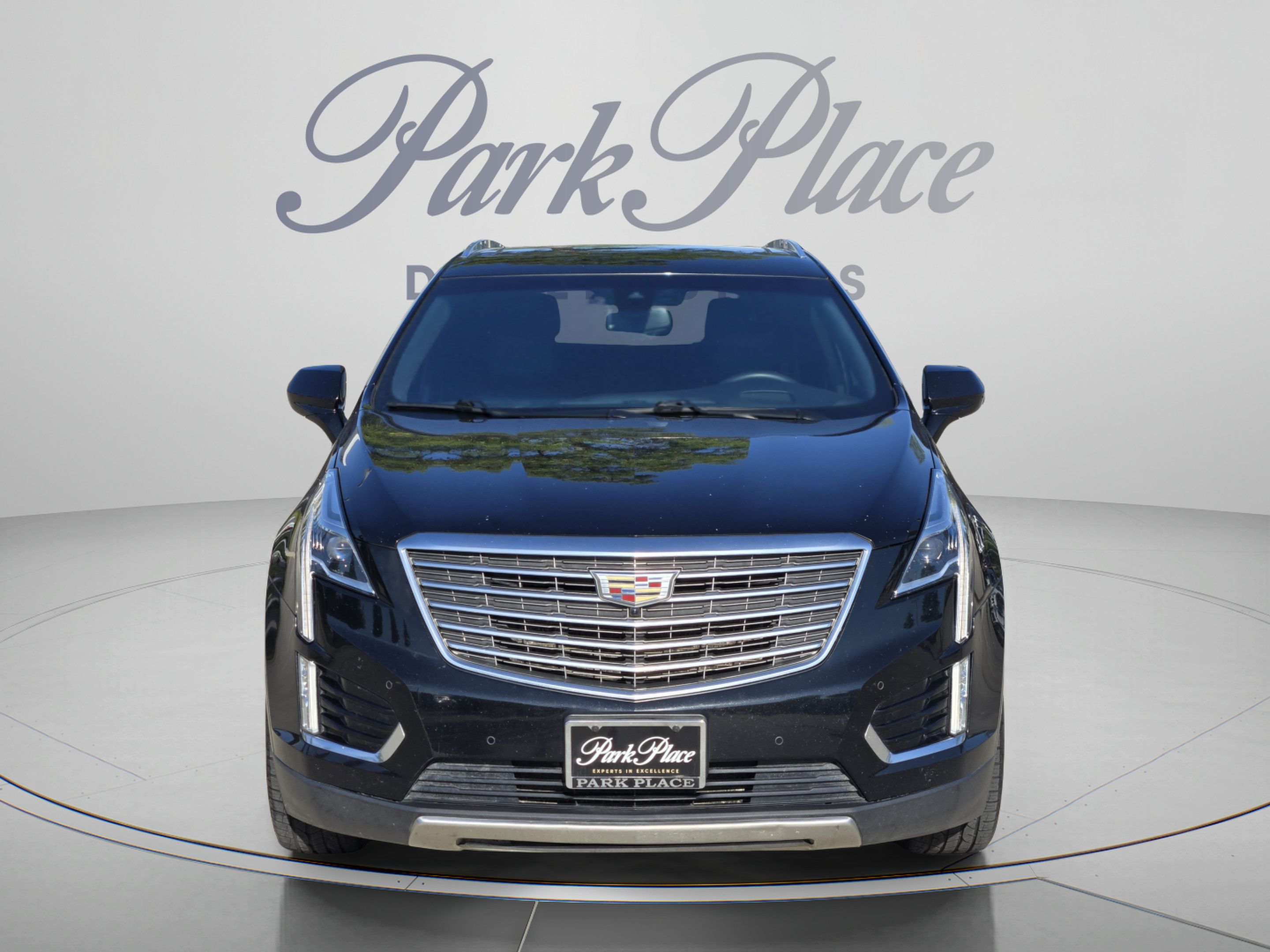 Used 2017 Cadillac XT5 Platinum AWD/4WD image 8