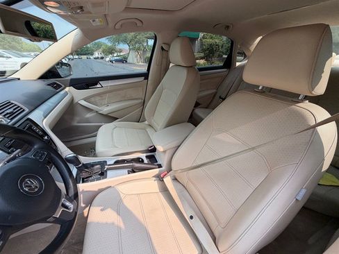 Used 2013 Volkswagen Passat 2.5 SE FWD image 37