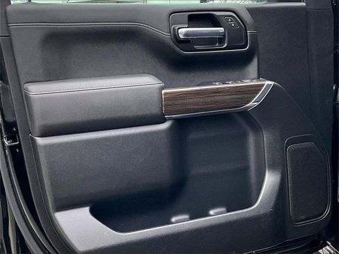 Used 2021 Chevrolet Silverado 1500 LT Trail Boss image 18