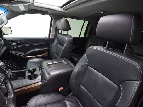 Used 2016 Chevrolet Suburban LT image 15