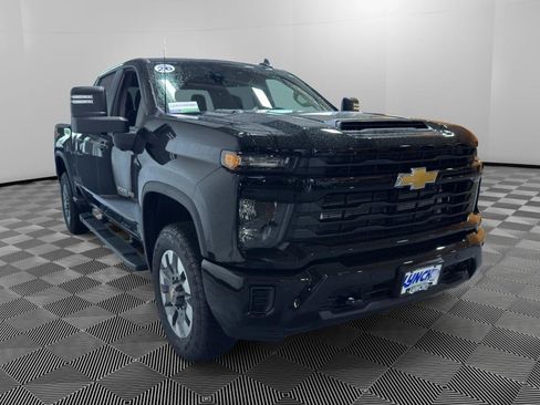 New 2026 Chevrolet Silverado 2500 Custom w/ Custom Value Package AWD/4WD image 7