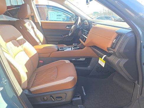 New 2026 Nissan Pathfinder Platinum image 26