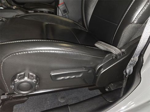 Used 2022 Jeep Wrangler Unlimited Sahara w/ Dual Top Group image 12