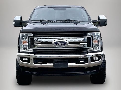 Used 2019 Ford F250 XLT w/ XLT Premium Package AWD/4WD image 3