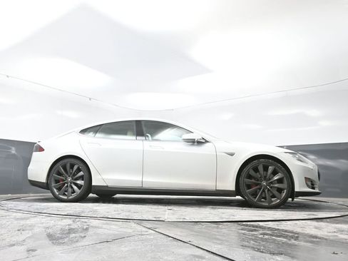 Used 2015 Tesla Model S P85D image 23