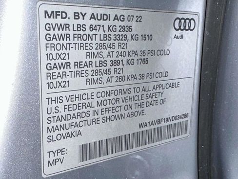 Used 2022 Audi Q8 Premium image 32