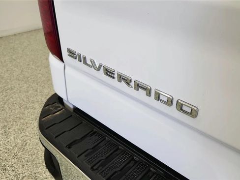 Used 2023 Chevrolet Silverado 1500 LT AWD/4WD image 16