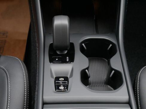 New 2026 Volvo XC40 B5 Core w/ Climate Package image 9