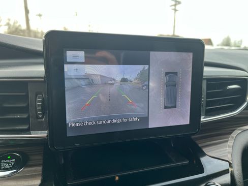 Used 2021 Ford Explorer Limited w/ Equipment Group 301A image 12