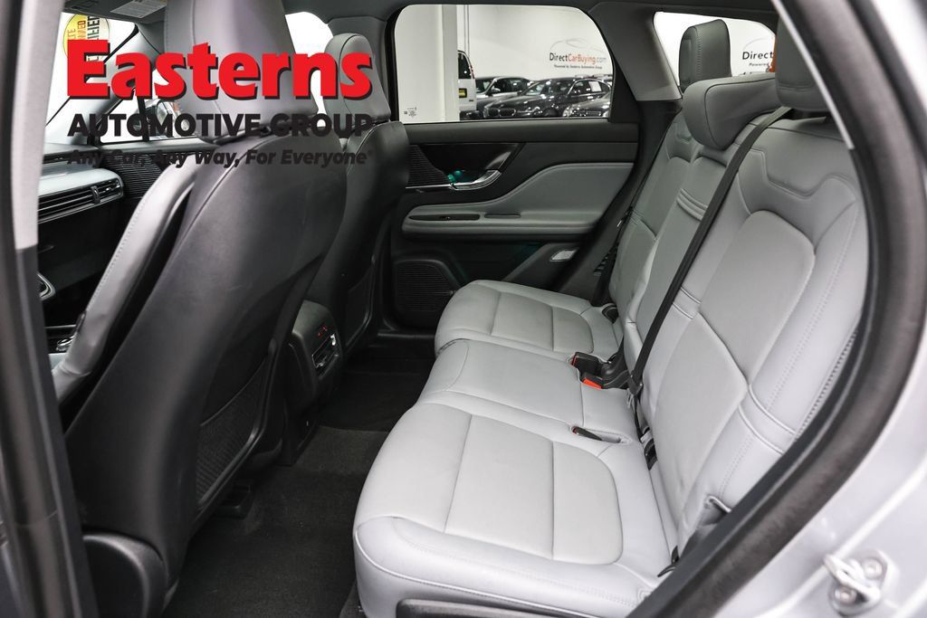 Used 2022 Lincoln Corsair AWD w/ Premium Package image 24