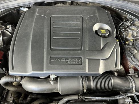 Used 2018 Jaguar F-PACE Prestige image 35