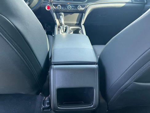Used 2018 Honda Accord Sport image 24