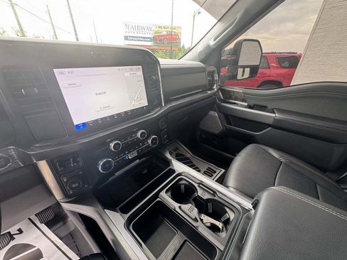 Used 2025 Ford F250 Lariat AWD/4WD image 19