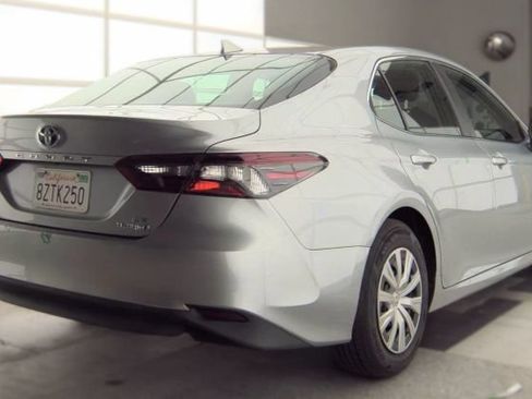 Used 2021 Toyota Camry LE FWD image 2