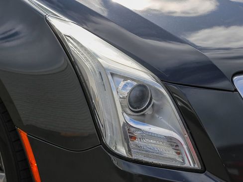 Used 2013 Cadillac XTS Luxury image 7