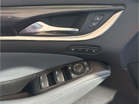 Used 2018 Buick Enclave Premium image 11