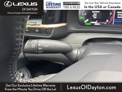 Used 2023 Toyota Crown Limited image 19