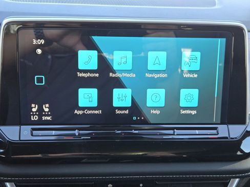 New 2026 Volkswagen Atlas Cross Sport SE image 14